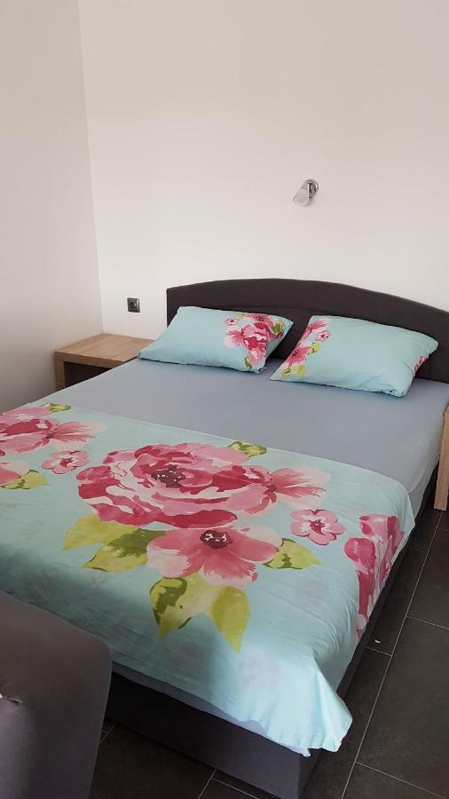 Apartments Star With Pool Biograd Na Moru Ngoại thất bức ảnh